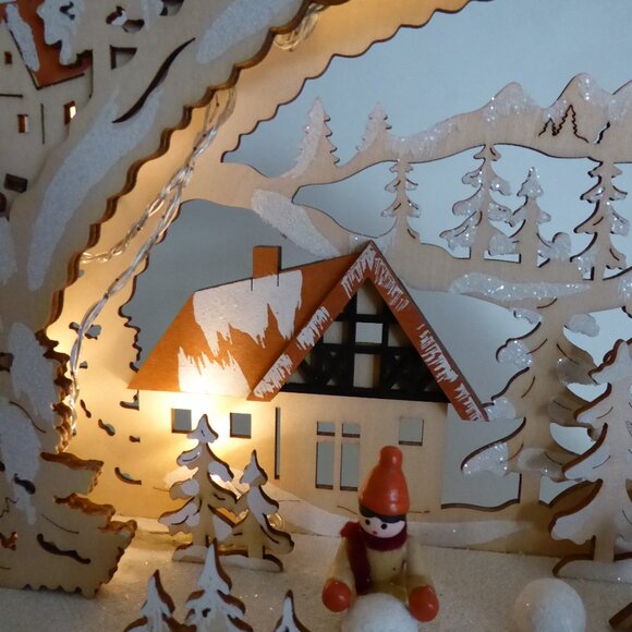 NEW 13” CHRISTMAS WINTER LED LIGHT UP LASER CUT WOOD SKI VILLAGE SNOWBALL SCENE - Picture 14 of 16
